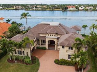 2200 Kingfish Rd, Naples, FL 34102