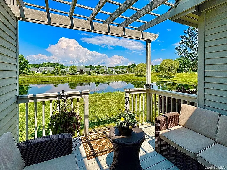 202 Cinnamon Cir — Photo 28