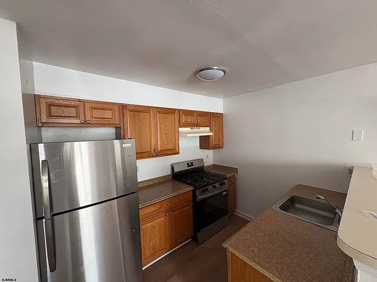 700 N Franklin Blvd #701 — Photo 3