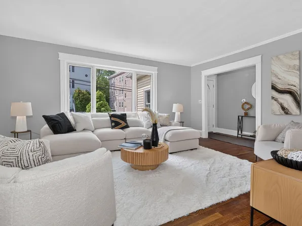106-108 Rossmore Rd #1, Jamaica Plain, MA 02130