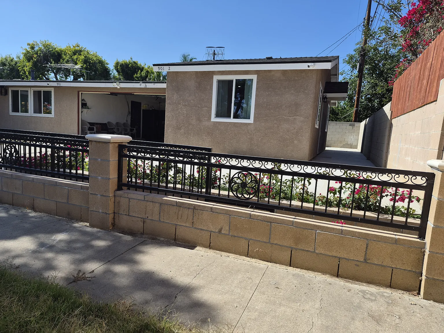 901 E Occidental St — Photo 2