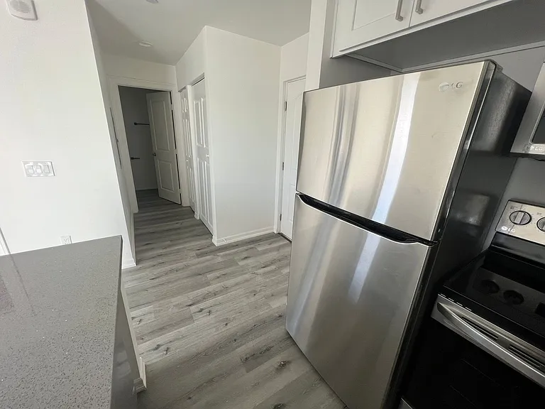 Highland Pacifica Apartments — Photo 8