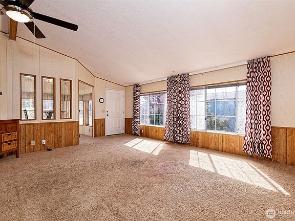 3rd image of 11 Donder Road