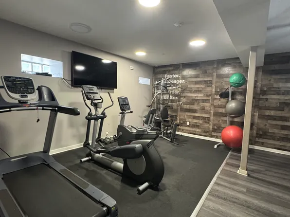 5010 Hudson Avenue image 1 of 10