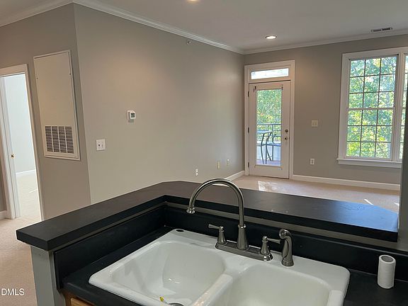 4th image of 522 Aberdeen Dr