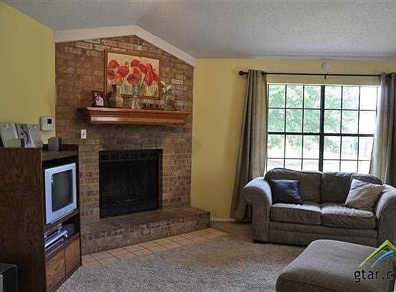 2nd image of 607 Pheasant Ln
