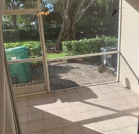 5th image of 7854 Dixie Beach Cir