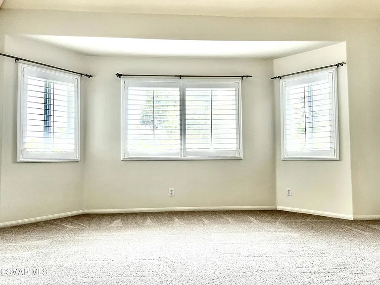 255 Skyline Dr — Photo 12