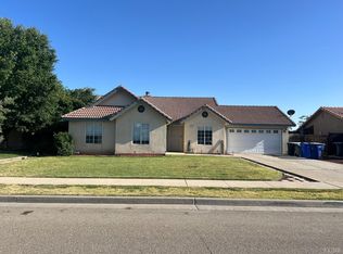 963 Boxwood Ln, Lemoore, CA 93245