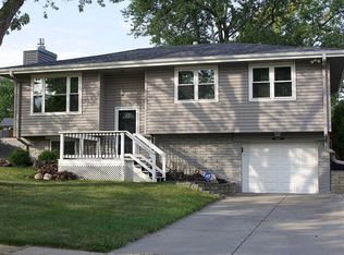 10247 Ohern St, Omaha, NE 68127