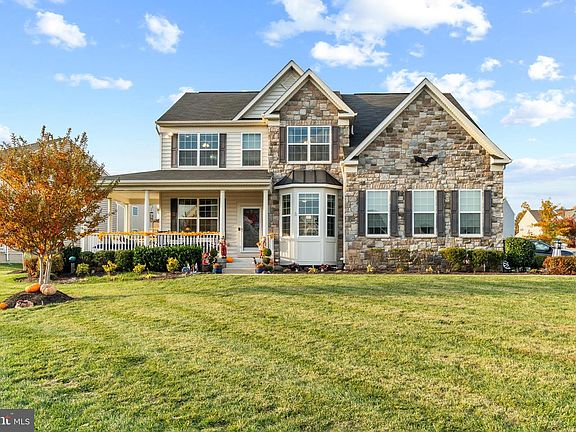 2nd image of 35555 Saint James Dr