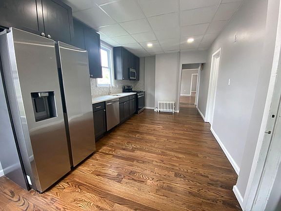 2nd image of 474 Centre St Floor 1