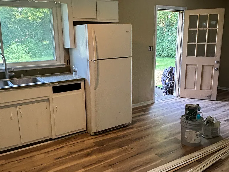 1250 Stratford Dr — Photo 7