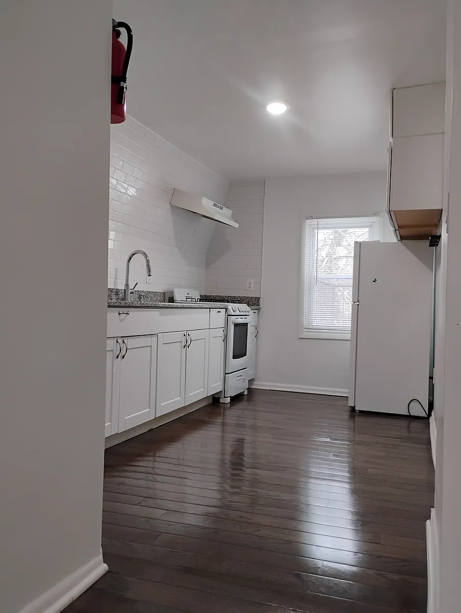 Building Photo - 497 Tremont Ave #3