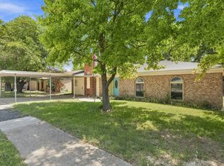 6800 Echo Hill Dr, Watauga, TX 76148