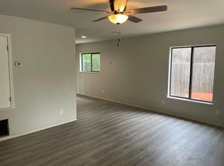 510 S Plant Ave, Boerne, TX 78006