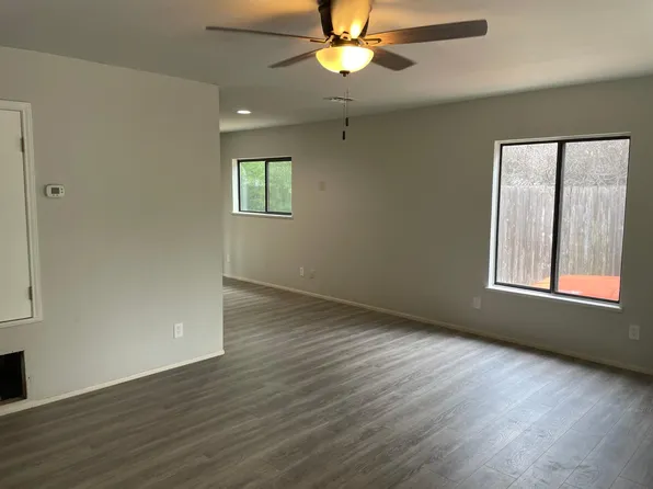 510 S Plant Ave, Boerne, TX 78006