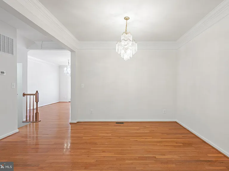 2225 Potomac Club Pkwy — Photo 3