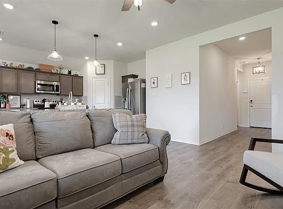 3rd image of 519 Silo Cir