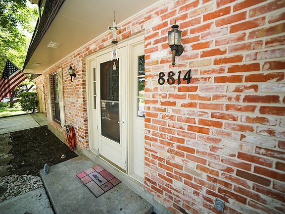 4th image of 8814 Wimbledon St