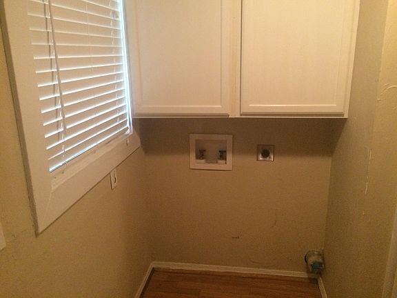 5th image of 615 SW 24th St