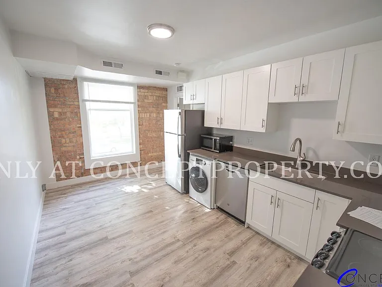 First Avenue Flats — Photo 112