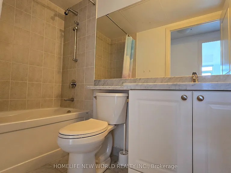 131 Upper Duke Cres #302 — Photo 5