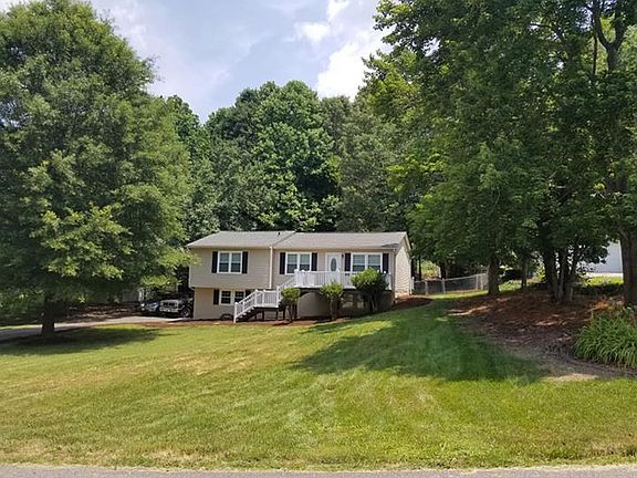 2nd image of 100 Reid Ct
