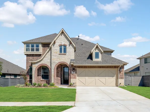 825 Twisted Leaf Ln, Aubrey, TX 76227