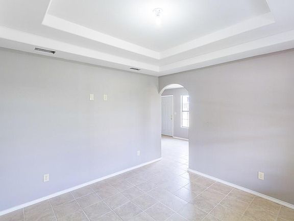 4th image of 613 Longoria St