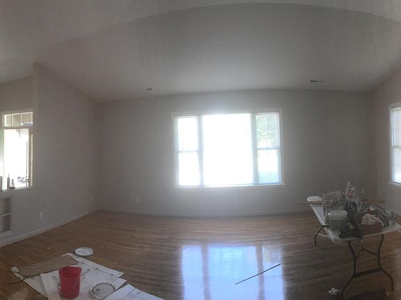 3rd image of 105 S Dale Ave