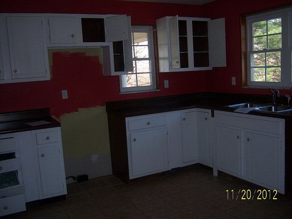 3rd image of 370 Forest Ave