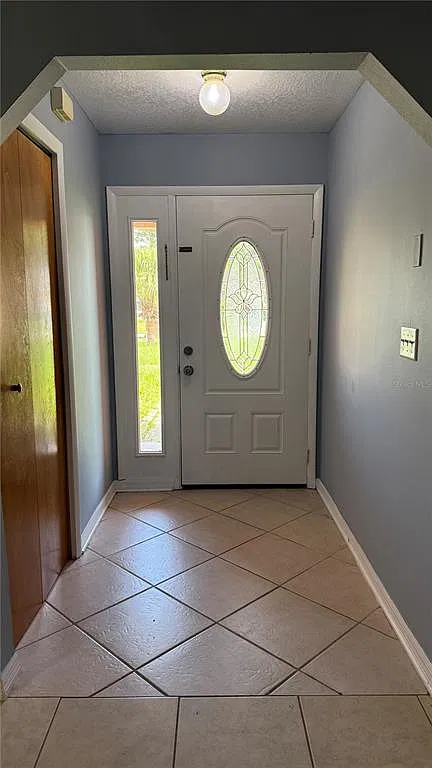 3 bed, 2.0 bath, 1565 sqft, $1,650 — Photo 3