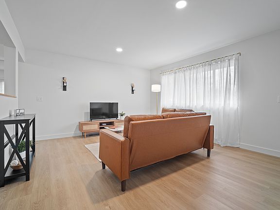 4th image of 1105 Julienne Dr