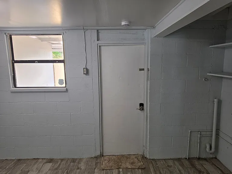 2205 S Park Ave — Photo 33