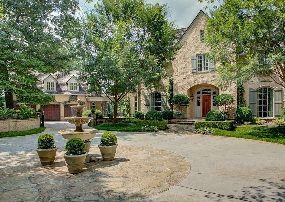 1st image of 1005 Heards Ferry Rd