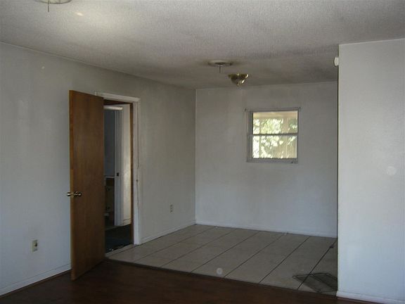 4th image of 6426 Julia Dr