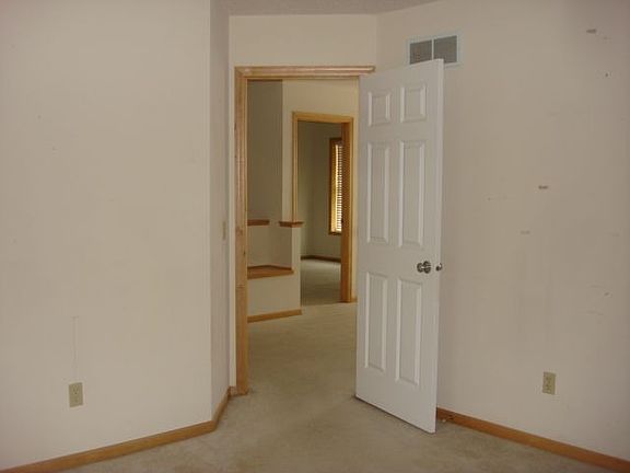 5th image of 4705 Merrimac Ln N
