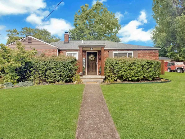116 W 1st St, Westover, WV 26501