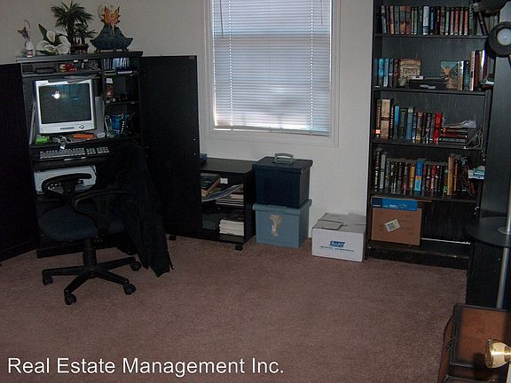 4th image of 202 Shelia Ct
