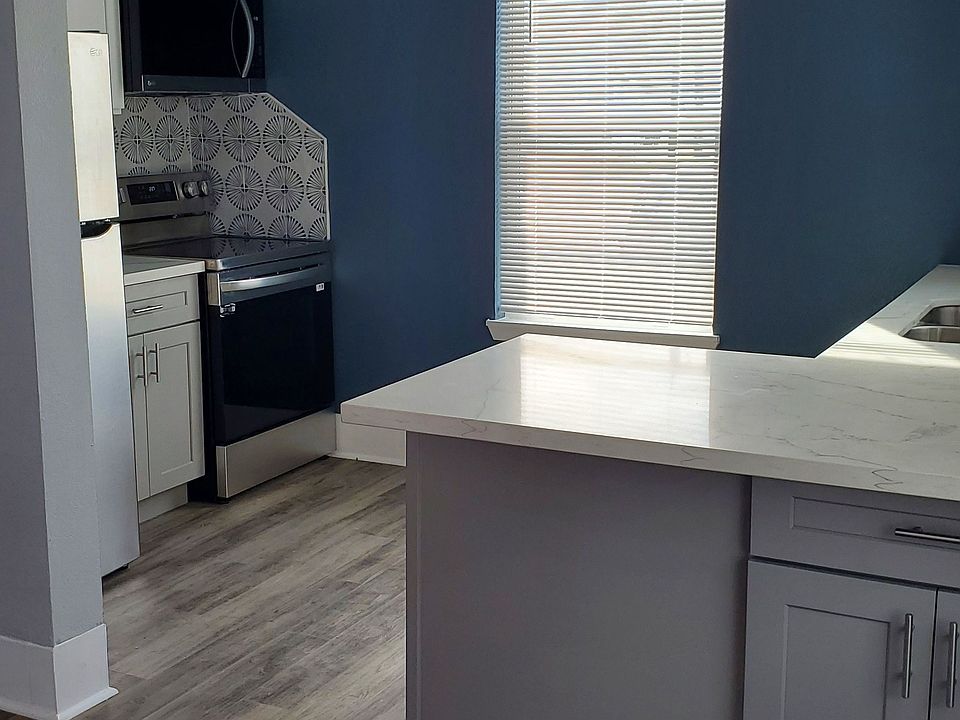 Highly efficient kitchen space with everything you would need!