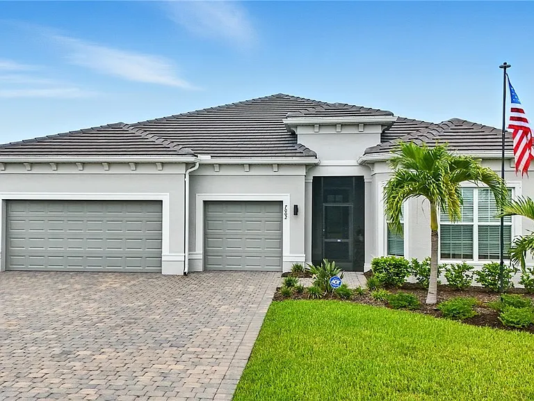7002 Del Webb Oak Creek Blvd — Photo 1