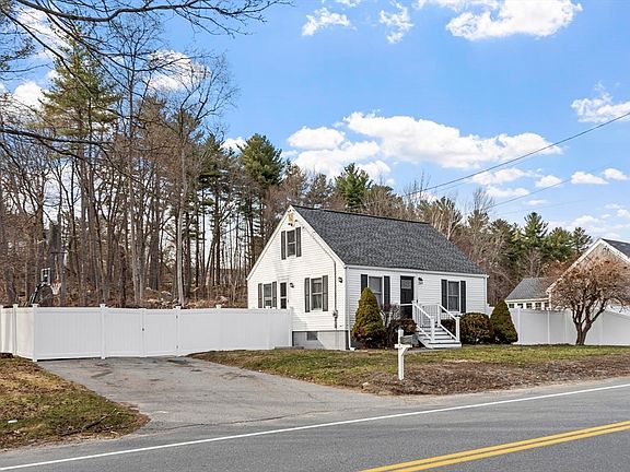 2nd image of 1430 Mammoth Rd