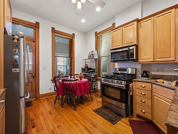 5th image of 3619 N Janssen Ave