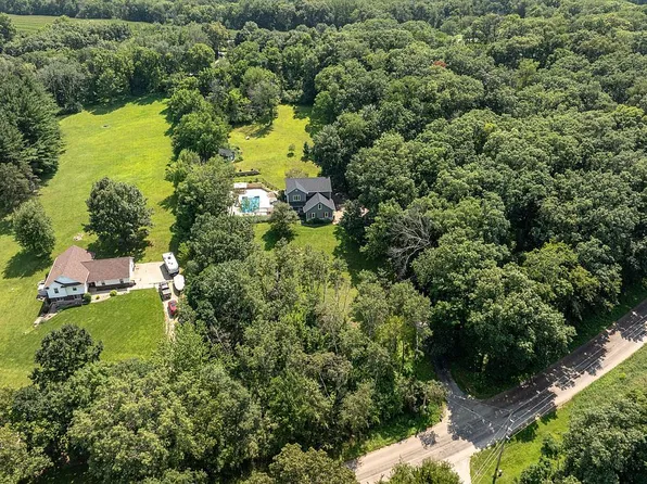 1432 Hickory Hollow Rd NE, Solon, IA 52333