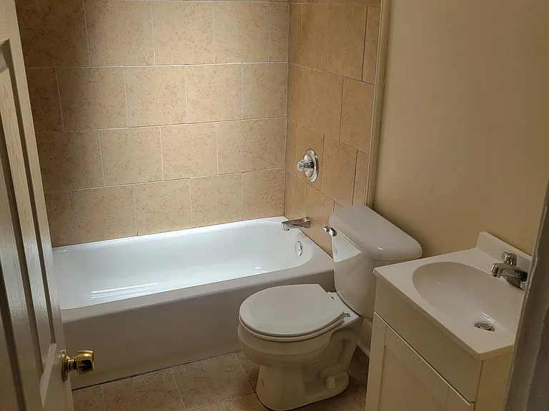5229 W Clarkson Ave — Photo 5