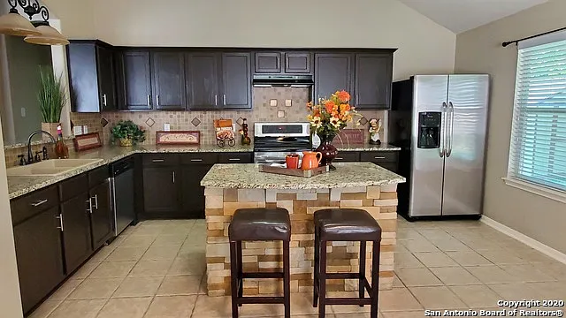 533 Thoreau Trl — Photo 8