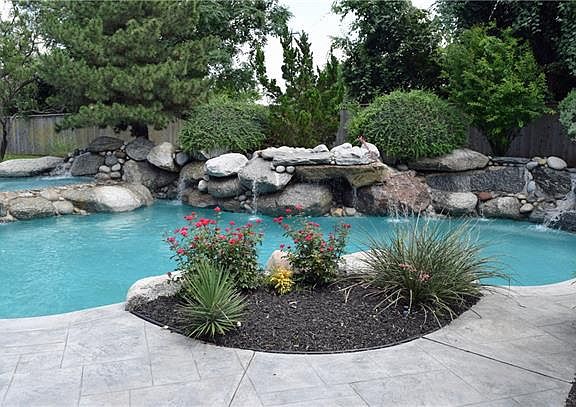 2nd image of 325 Binkley Ct