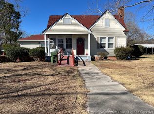 402 S Florence St, Maxton, NC 28364