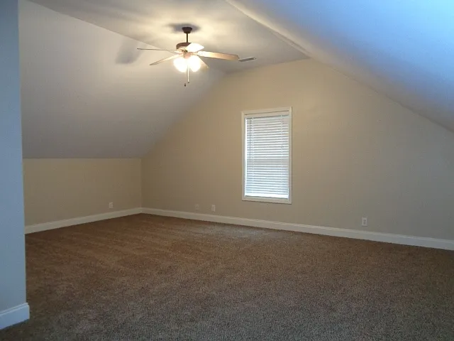 2406 Adelaide Dr — Photo 13